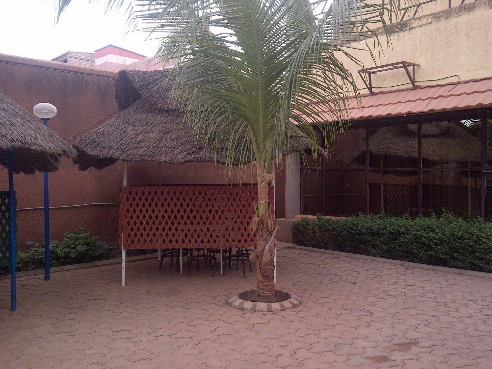 Hotel Palm Beach Ouagadougou Exterior foto